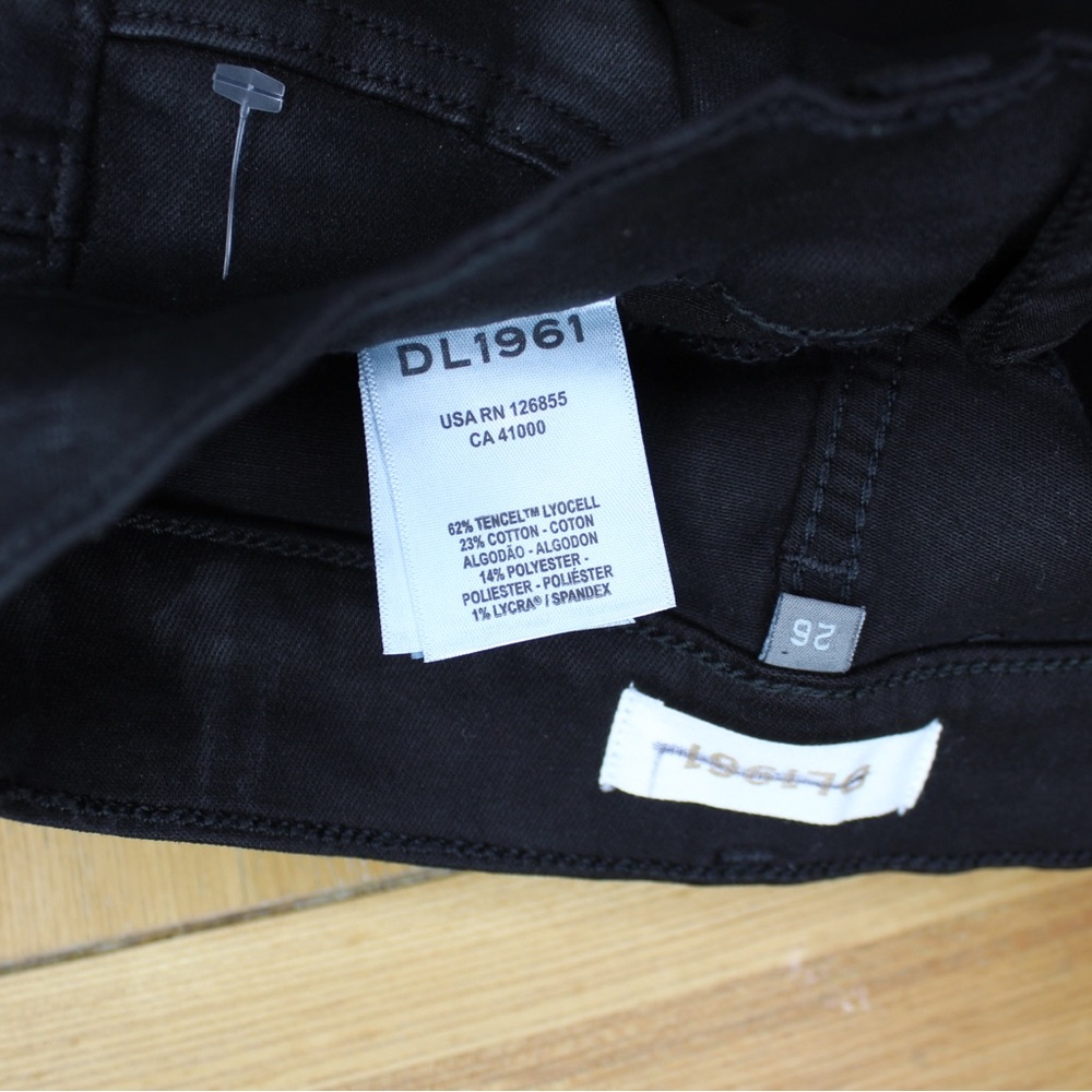 DL1961 NWOT Bridget Boot High Rise Instasculpt Faux Leather Pants 26 2 - Picture 13 of 13